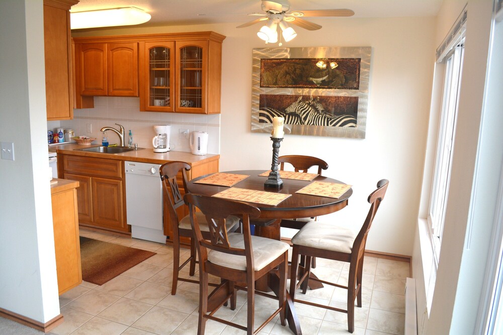 Sunny Westlake Suites by Metro - photo 11