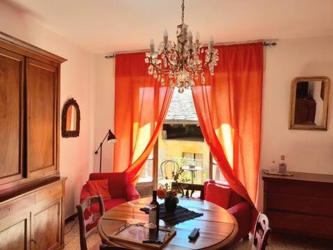 Appartamento in Dimora Storica Con Patio Fiorito — hotel in Ponte In Valtellina