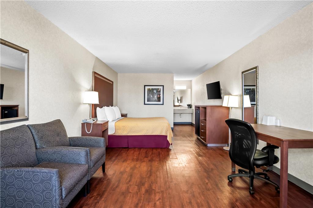 Americas Best Value Inn Midlothian Cedar Hill - photo 11