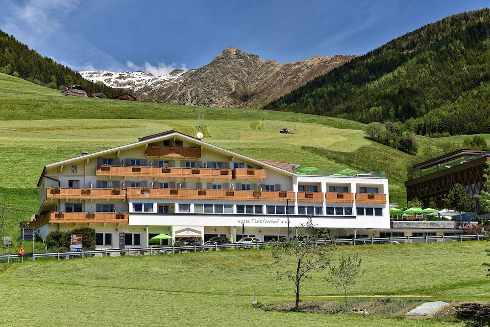 Hotel Tirolerhof — hotel in Terento