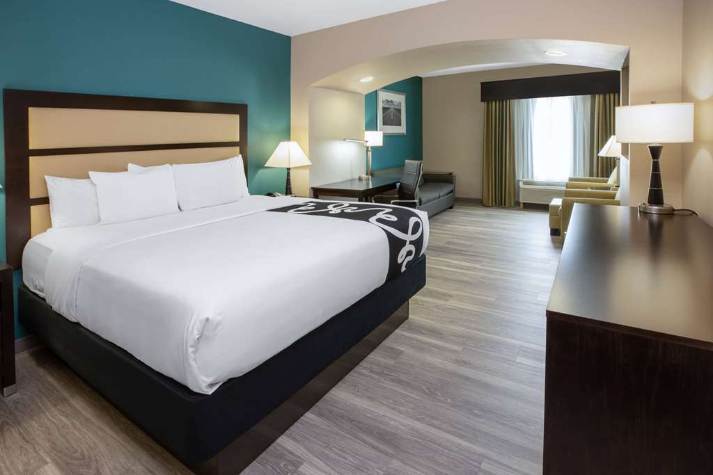 La Quinta Inn & Suites by Wyndham Durant - photo 14