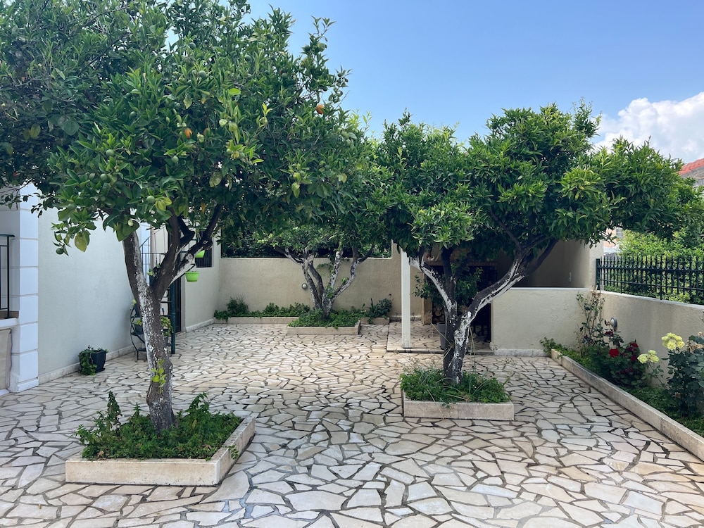 Kika Residence — 4-Star Luxury Hotel in Argostolion, Greece
