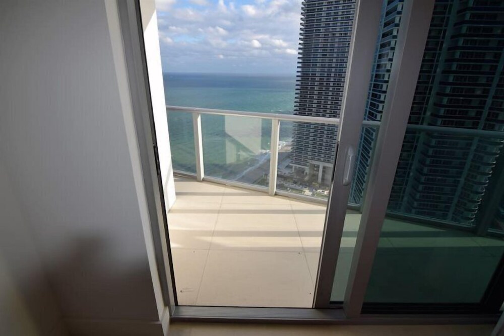 Oceanfront & Bay View 2 Bed 2 Bath @ Hyde Beach Resort - photo 64