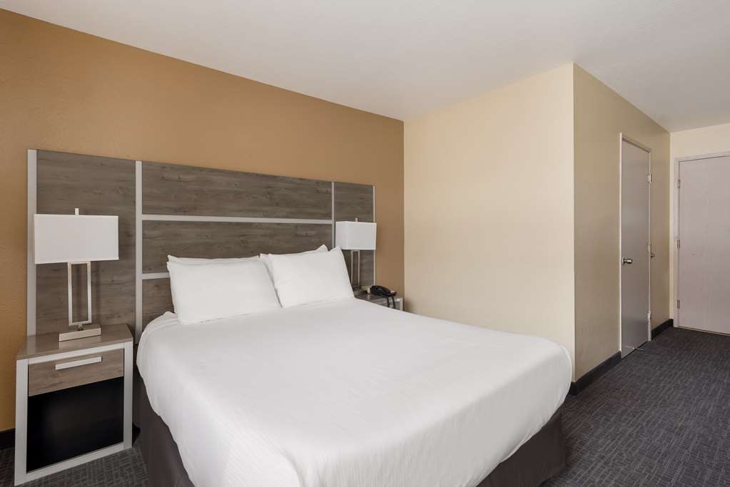 SureStay Hotel by Best Western Wells - photo 21