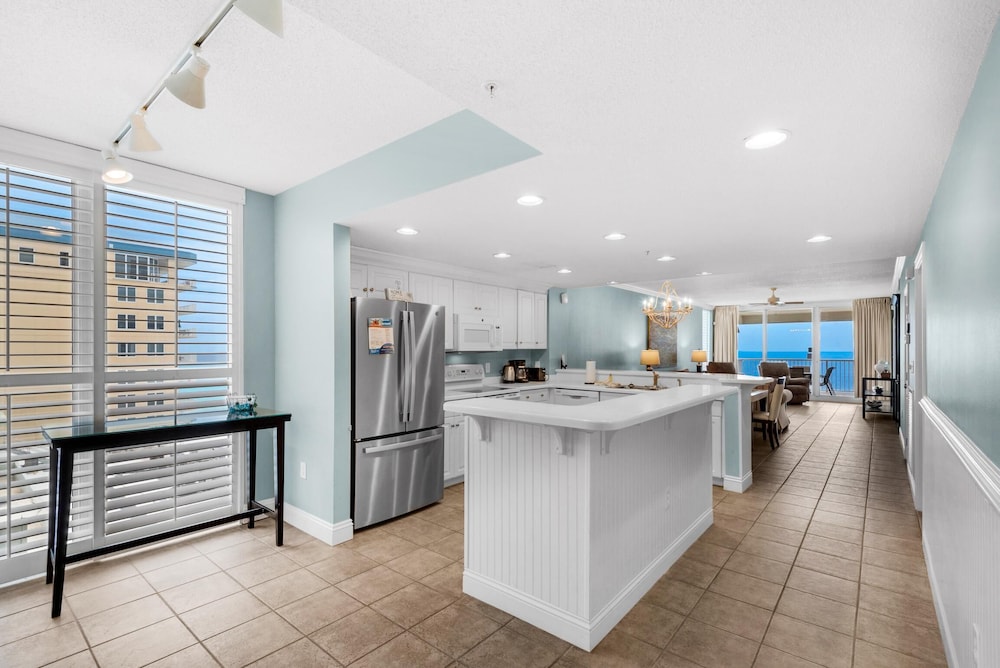 Majestic Beach Towers 2 1509 - photo 17