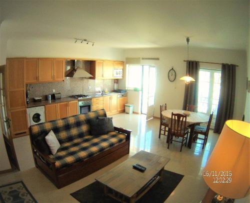 Excelente T1 Oura Beach Bicos Apartment Lucia — 4-Star Luxury Hotel in Albufeira, Portugal