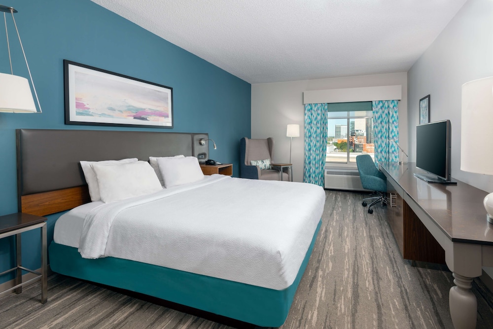 Hilton Garden Inn Charlotte Uptown - photo 9