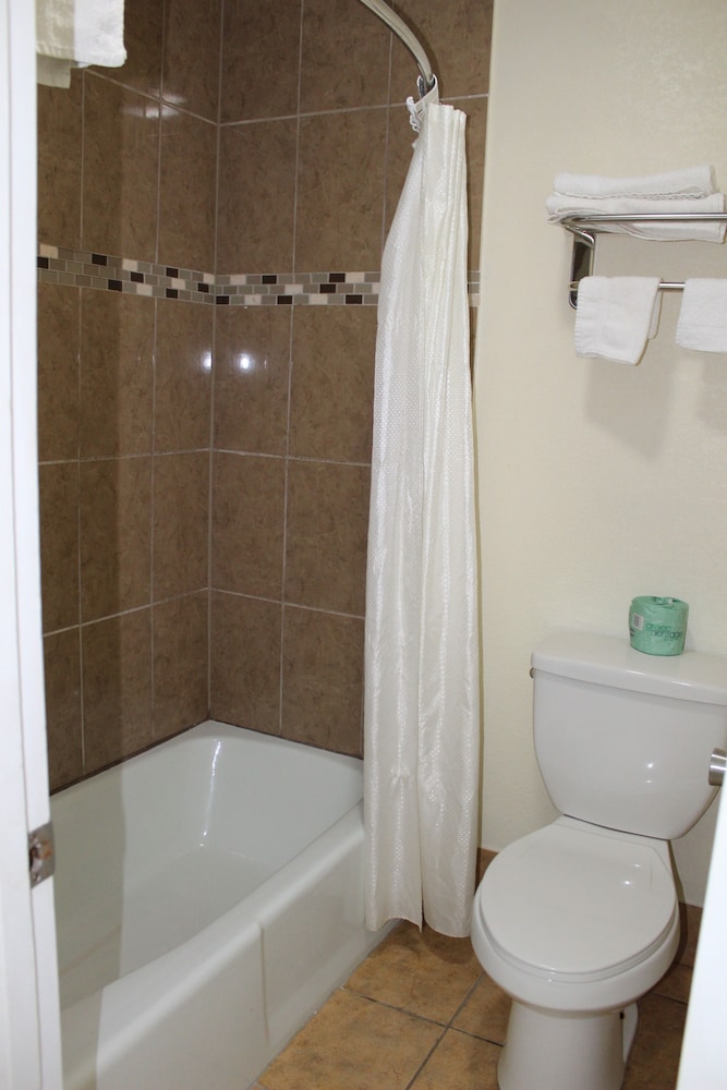 EverGreen Inn & RV - photo 22