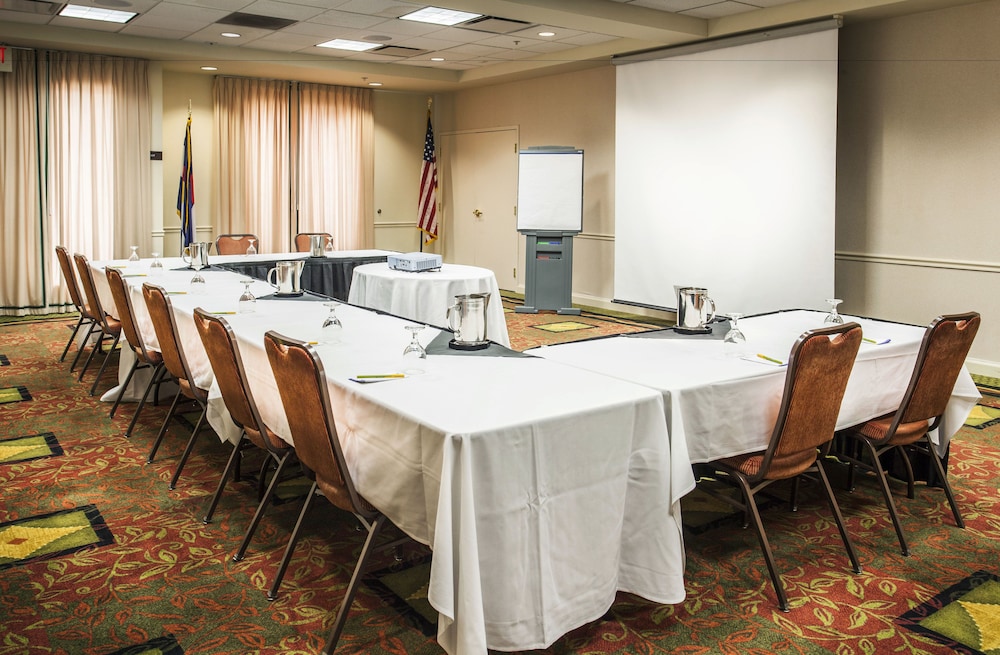 Hilton Garden Inn Denver Airport - photo 42