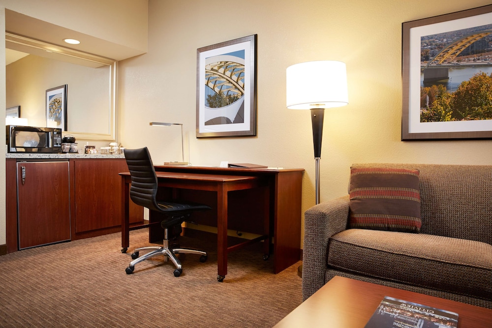 DoubleTree Suites by Hilton Hotel Cincinnati Blue Ash - photo 25