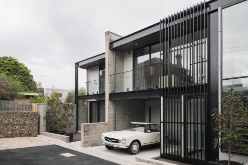 Downtown House — 4-Star Luxury Hotel in Geelong, Australia
