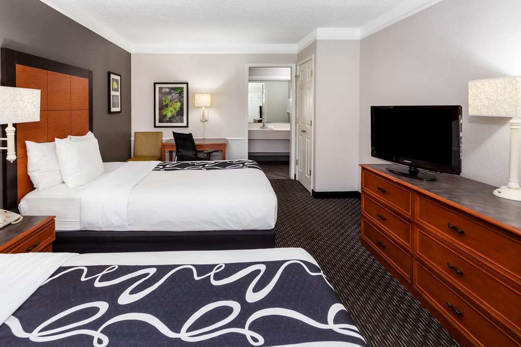 La Quinta Inn by Wyndham Laredo I 35 - photo 25