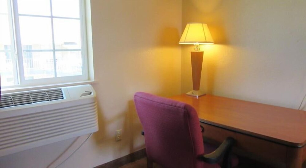 Bella Vista Inn and Suites - photo 6