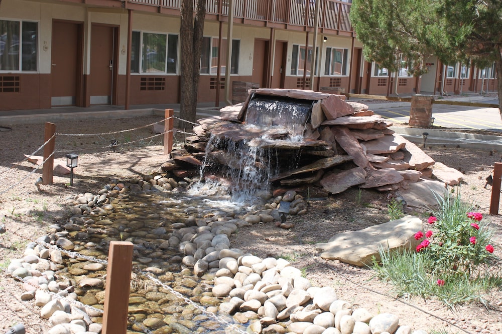 Navajo Nation Inn - photo 25