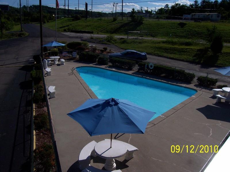 Scottish Inn Knoxville - photo 4