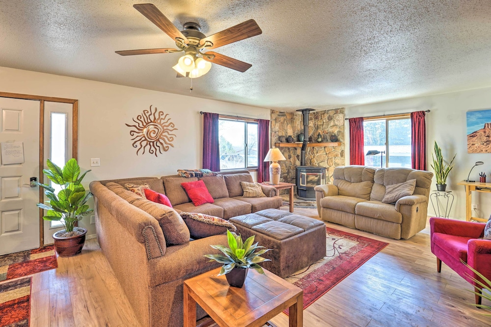Eco Friendly Escape in Cortez Pets Welcome — hotel in Cortez