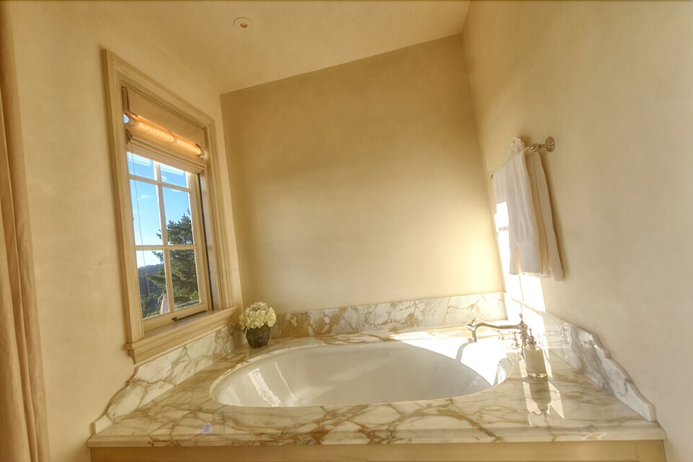 LX1 Chateau D' Renaitre Estate Carmel by the sea - photo 35