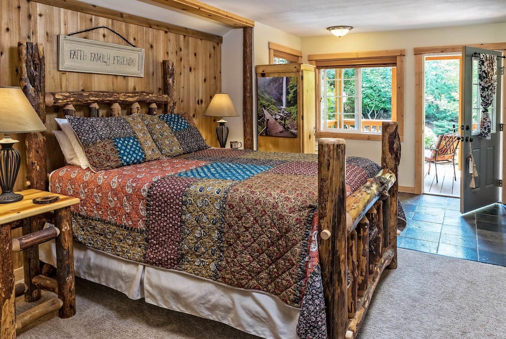Carson Ridge Luxury Cabins - photo 30