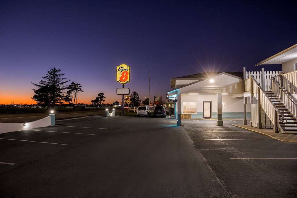 Super 8 by Wyndham Crescent City - photo 9