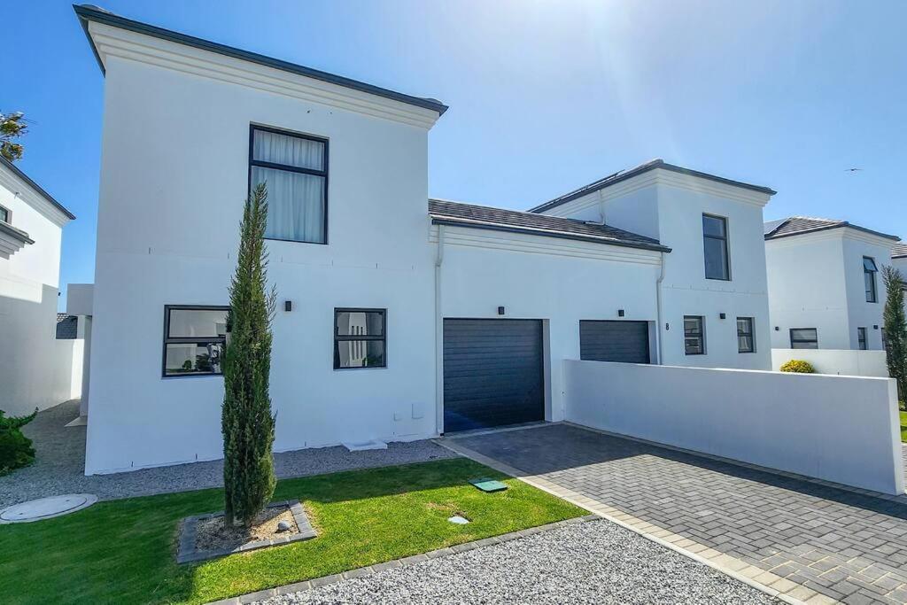 10 Seaview Close Shelley Point in Unknown City, South Africa