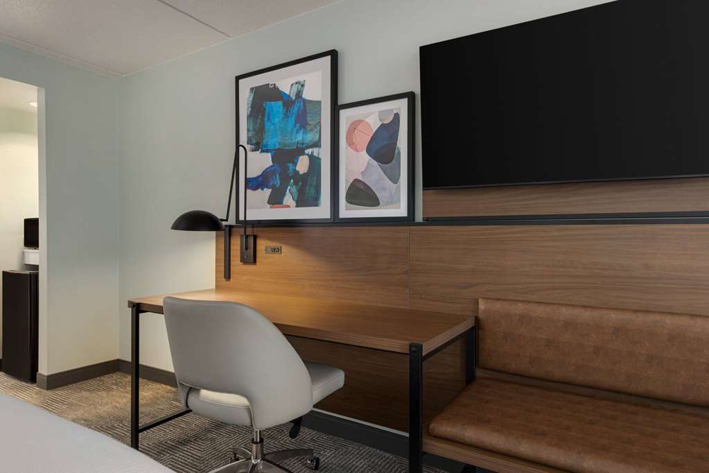 Wingate by Wyndham Green Bay Airport - photo 20