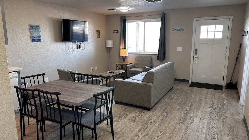 The Coastal Inn and Suites - photo 120