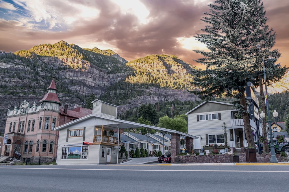 Abram Inn & Suites - featured photo