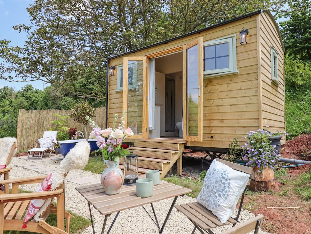 Coombe Valley Shepherd’s Hut in Newton Abbot, United Kingdom