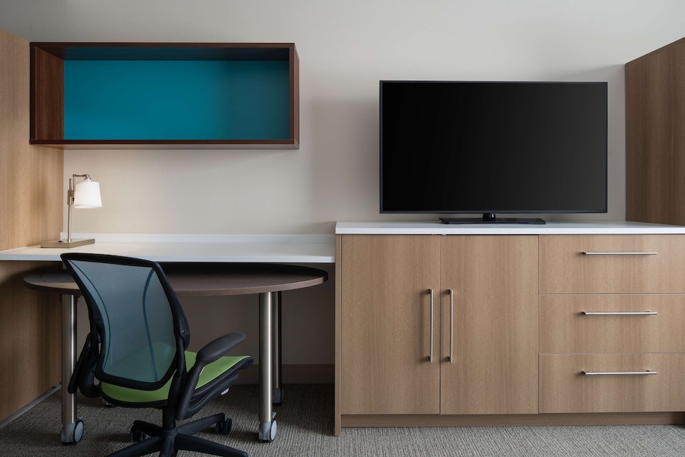 Home2 Suites by Hilton Des Moines at Drake University - photo 12