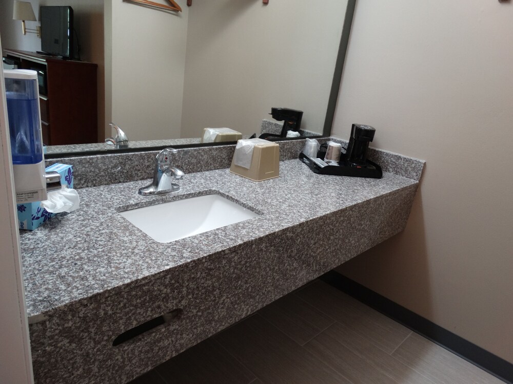 Deerfield Inn - photo 14