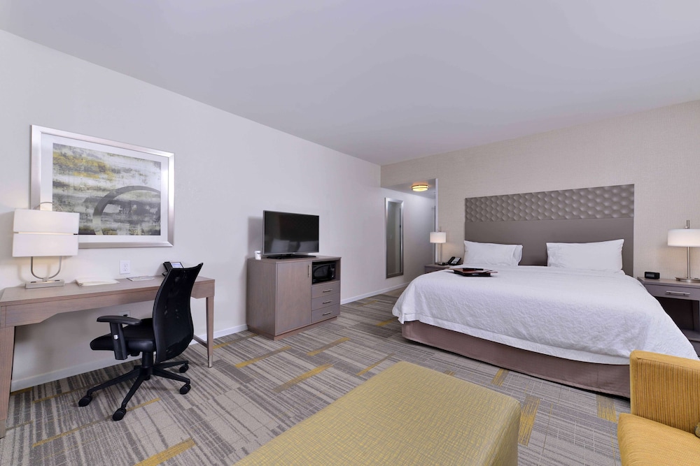 Hampton Inn & Suites Shelby - photo 9