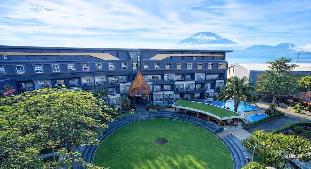 Griya Persada Convention Hotel & Resort Bandungan — 4-Star Luxury Hotel in Semarang, Indonesia