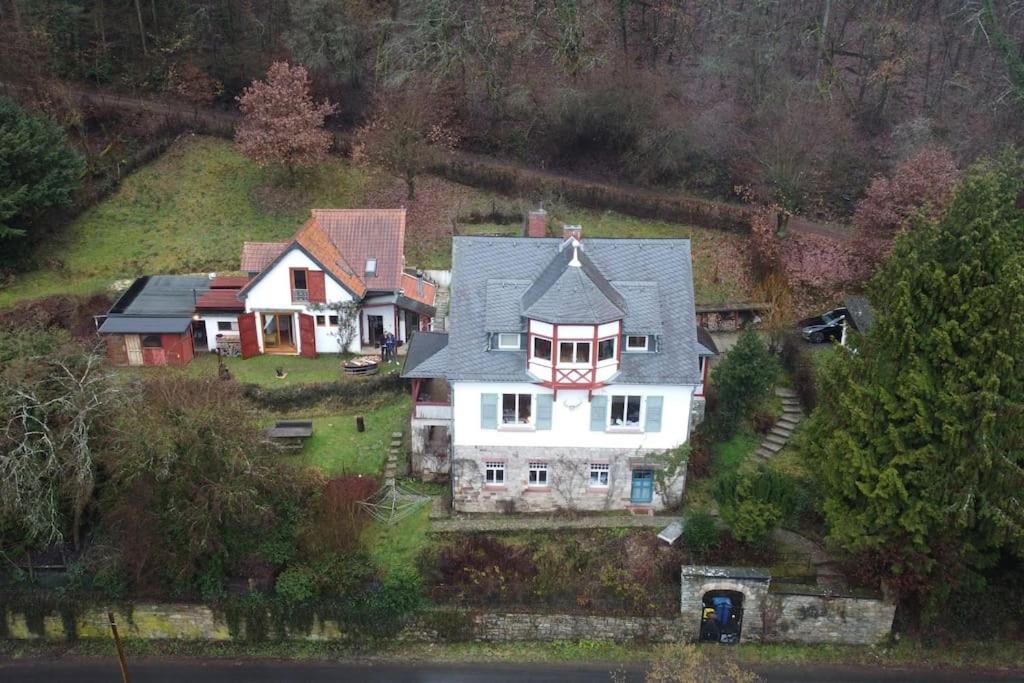Schönes Forsthaus mitten in der Natur in Eltville, Germany