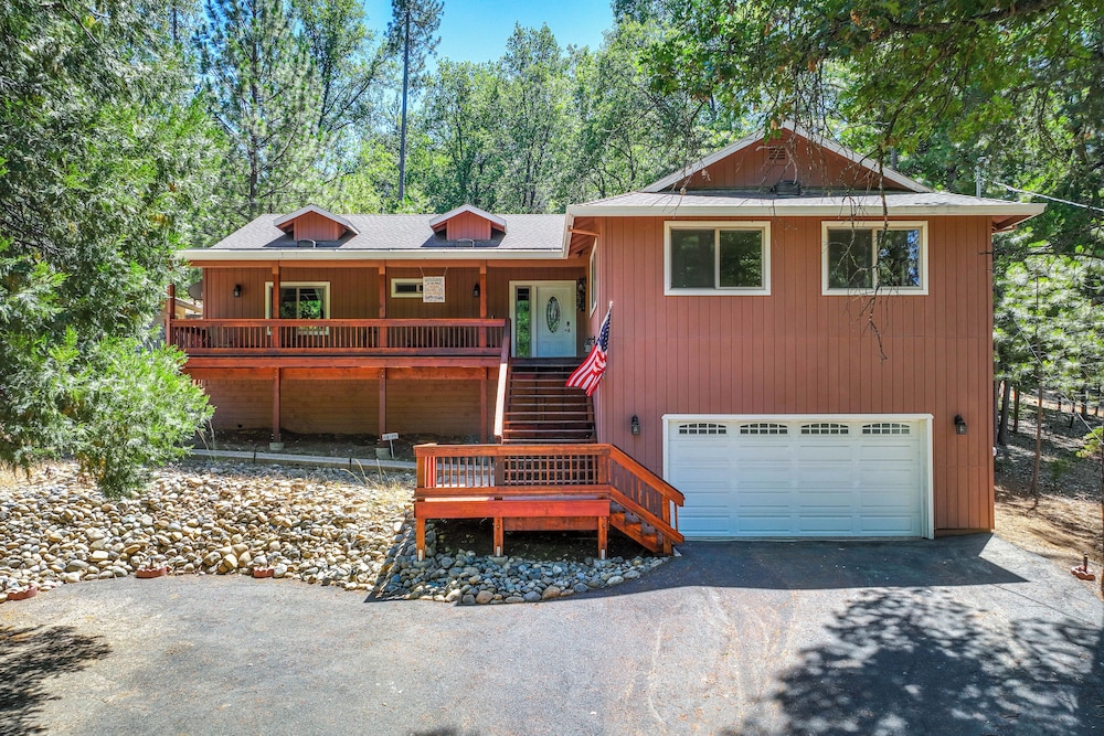 Groveland Vacation Rental Near Pine Mountain Lake — 4-Star Luxury Hotel in Groveland, United States