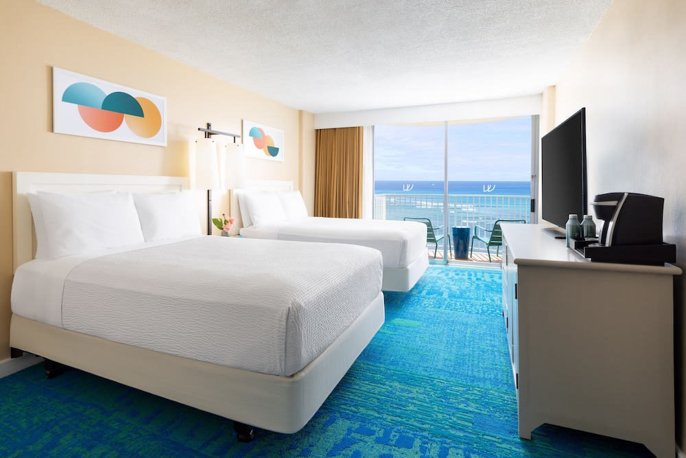 The Twin Fin Hotel - photo 18