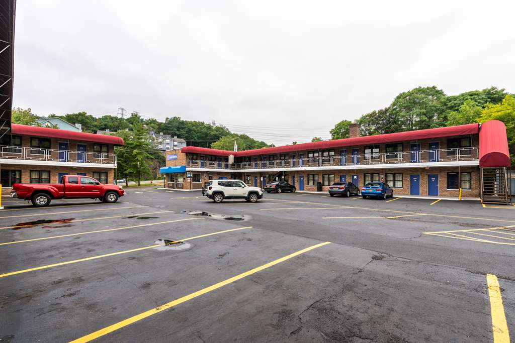 Motel 6 Elmsford NY White Plains - photo 4