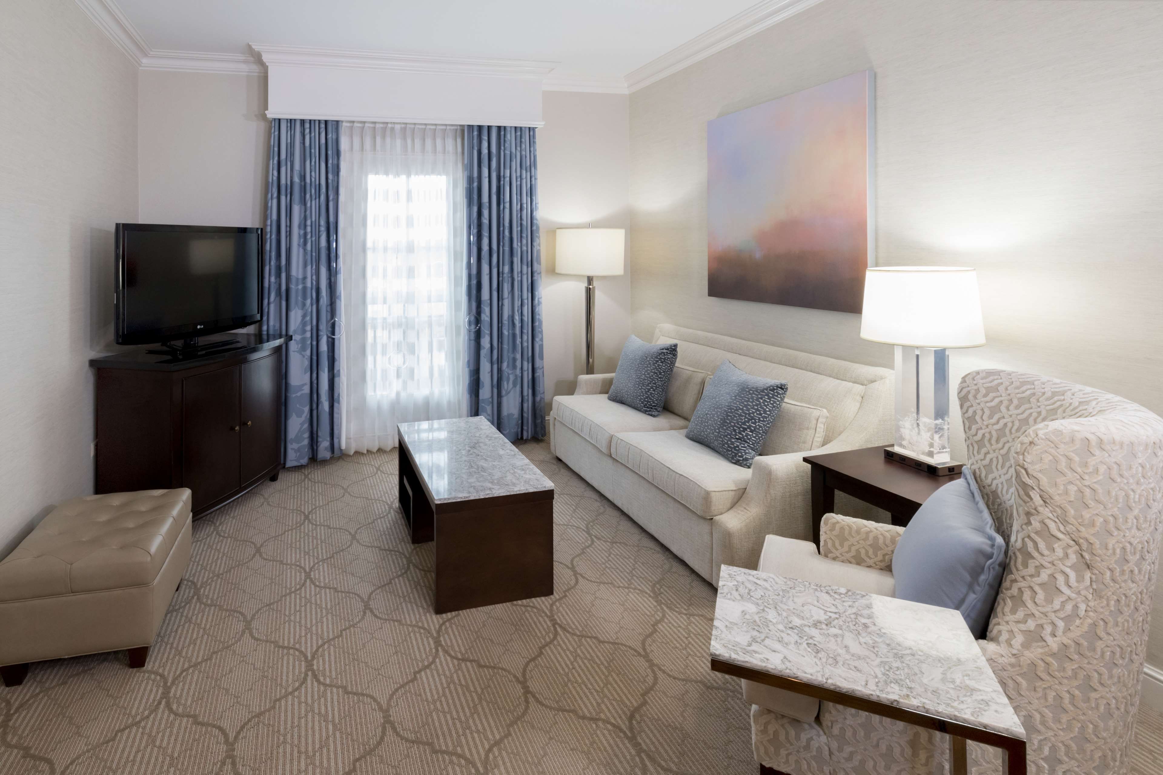 Hampton Inn & Suites Charlotte SouthPark at Phillips Place - photo 35
