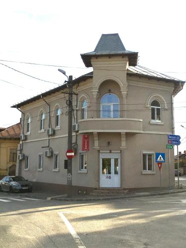 DyHouse in Slatina, Romania