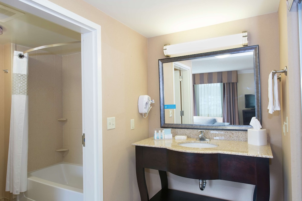 Hampton Inn Suites Scottsboro - photo 31