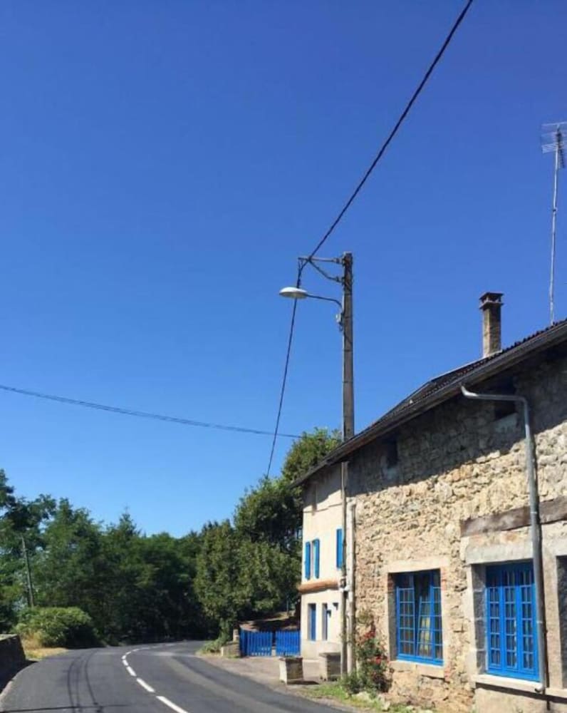 Au Vieux Logis 63 — hotel in Saint-Remy-Sur-Durolle
