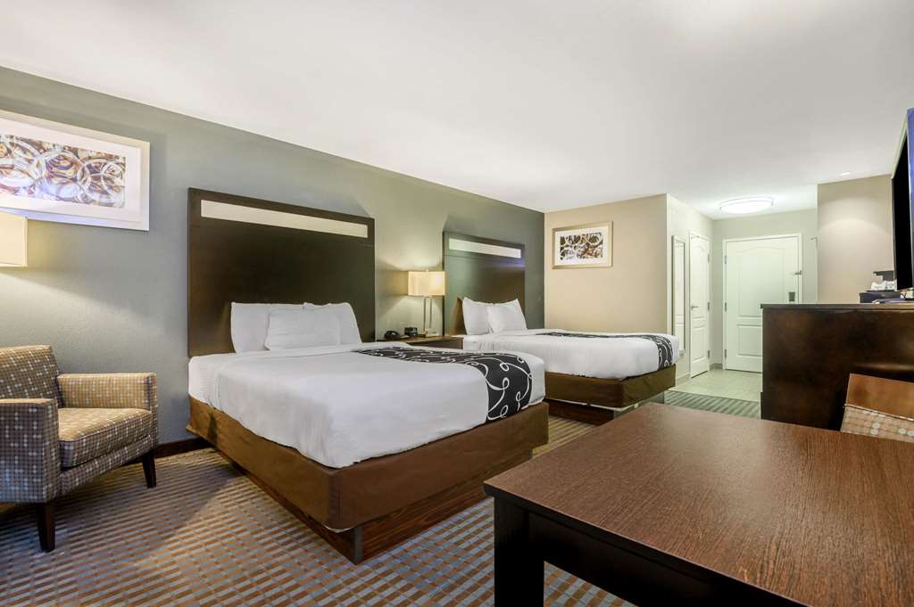 La Quinta Inn & Suites by Wyndham Glendive - photo 27