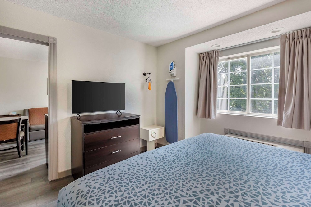 Greenville Pelham Inn by IHG - photo 37