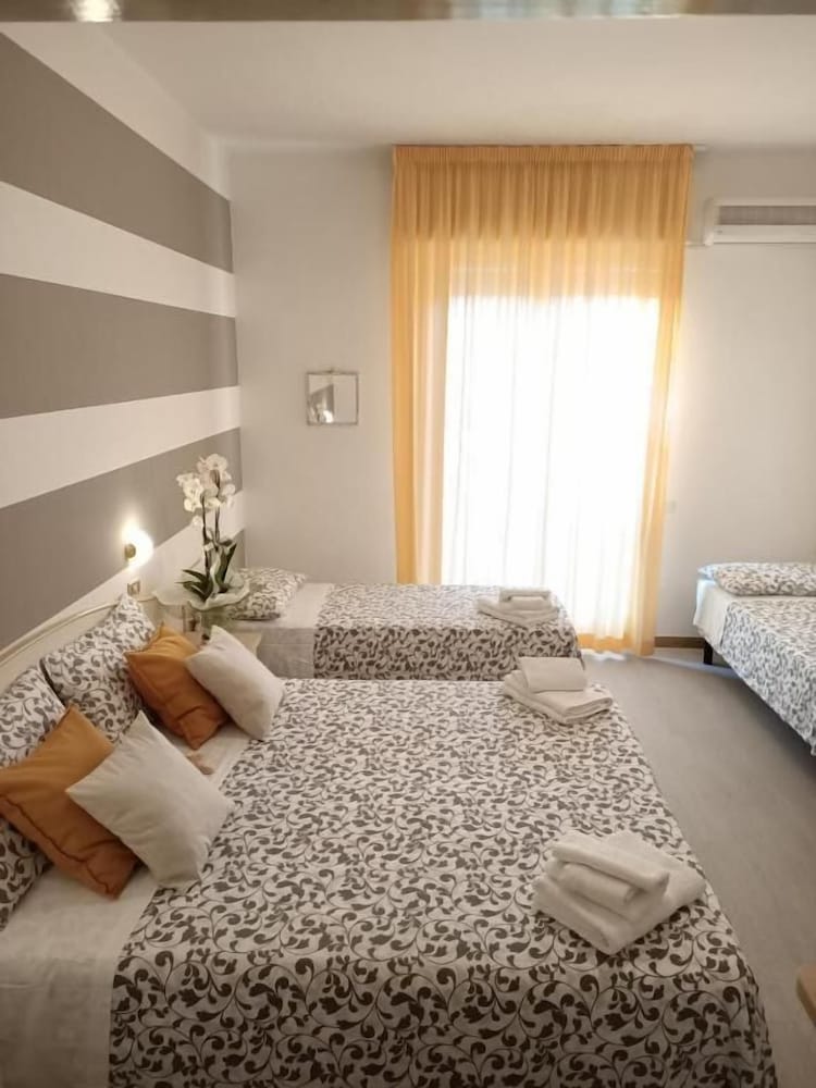 Hotel Cristoforo Colombo — Cesenatico