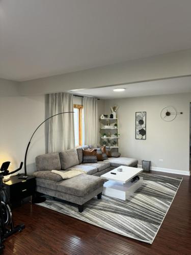 3BR Gym Workspace Chicago Condo — 4-Star Luxury Hotel in Chicago, United States