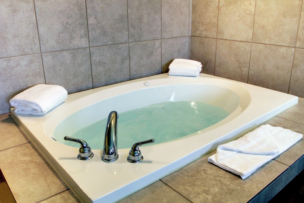 Cobblestone Inn & Suites Corry - photo 20
