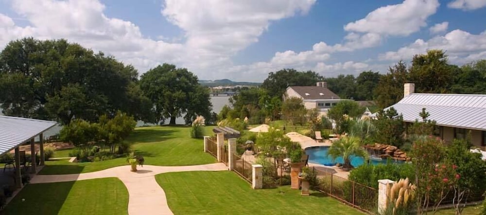 Inn on Lake Granbury a Boutique Hotel - photo 27