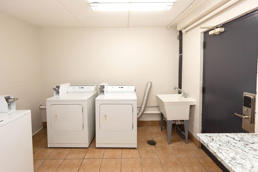 Coratel Inn & Suites by Jasper Mankato - photo 26