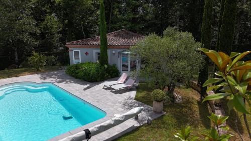 A L Ombre Des Chenes — hotel in Moissac