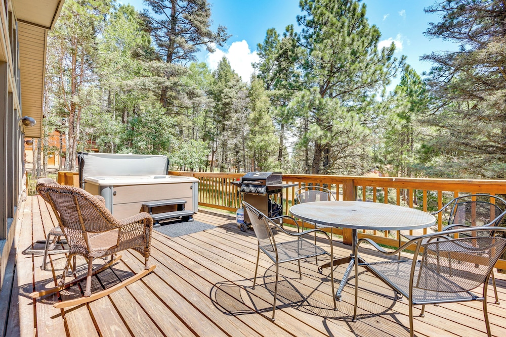 4 Mi to Angel Fire Resort: Retreat w Hot Tub - photo 2