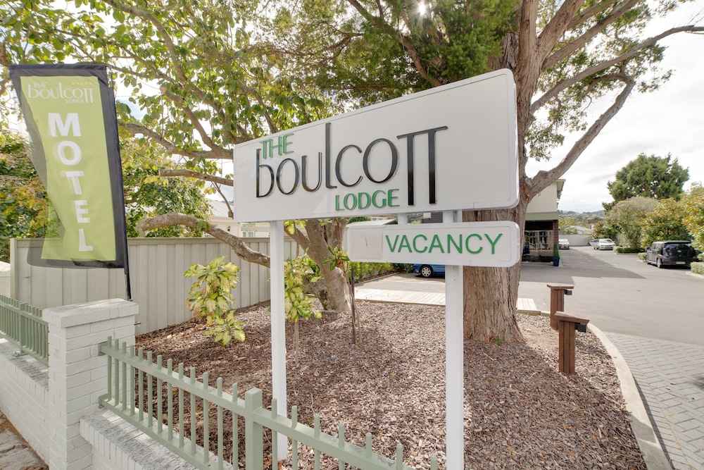 Boulcott Lodge — 4-Star Luxury Hotel in Lower Hutt, New Zealand